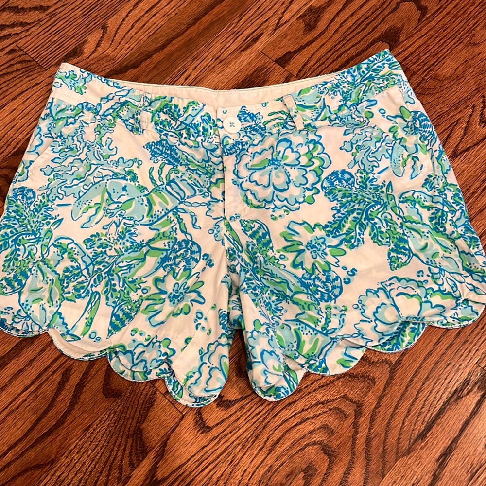 Lilly Pulitzer "In a Pinch" Buttercup Scalloped Shorts - Size 4, EUC